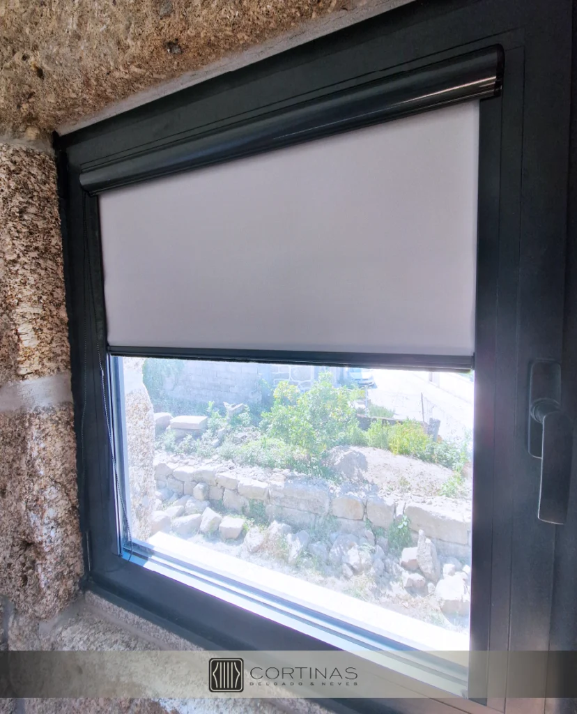 ATELIE-de-cortinas-atelie-delgado-NEVES-02-828x1024 Cortinas e Estores